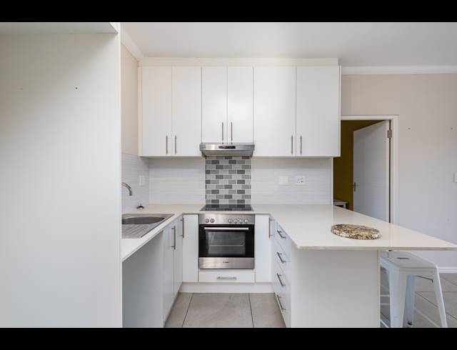 2 BEDROOM APARTMENT FOR SALE IN TABLE VIEW